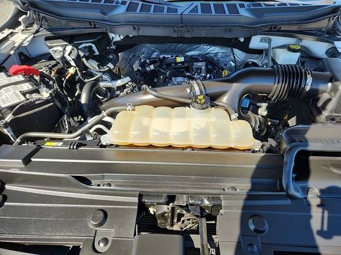 Certified 2022 Ford F150 XLT w/ Equipment Group 302A High image 16