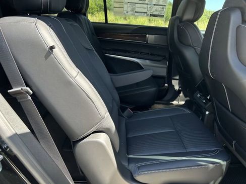 New 2026 Cadillac Vistiq Luxury image 9