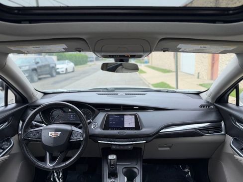 Used 2019 Cadillac XT4 Luxury w/ Cold Weather Package AWD/4WD image 33