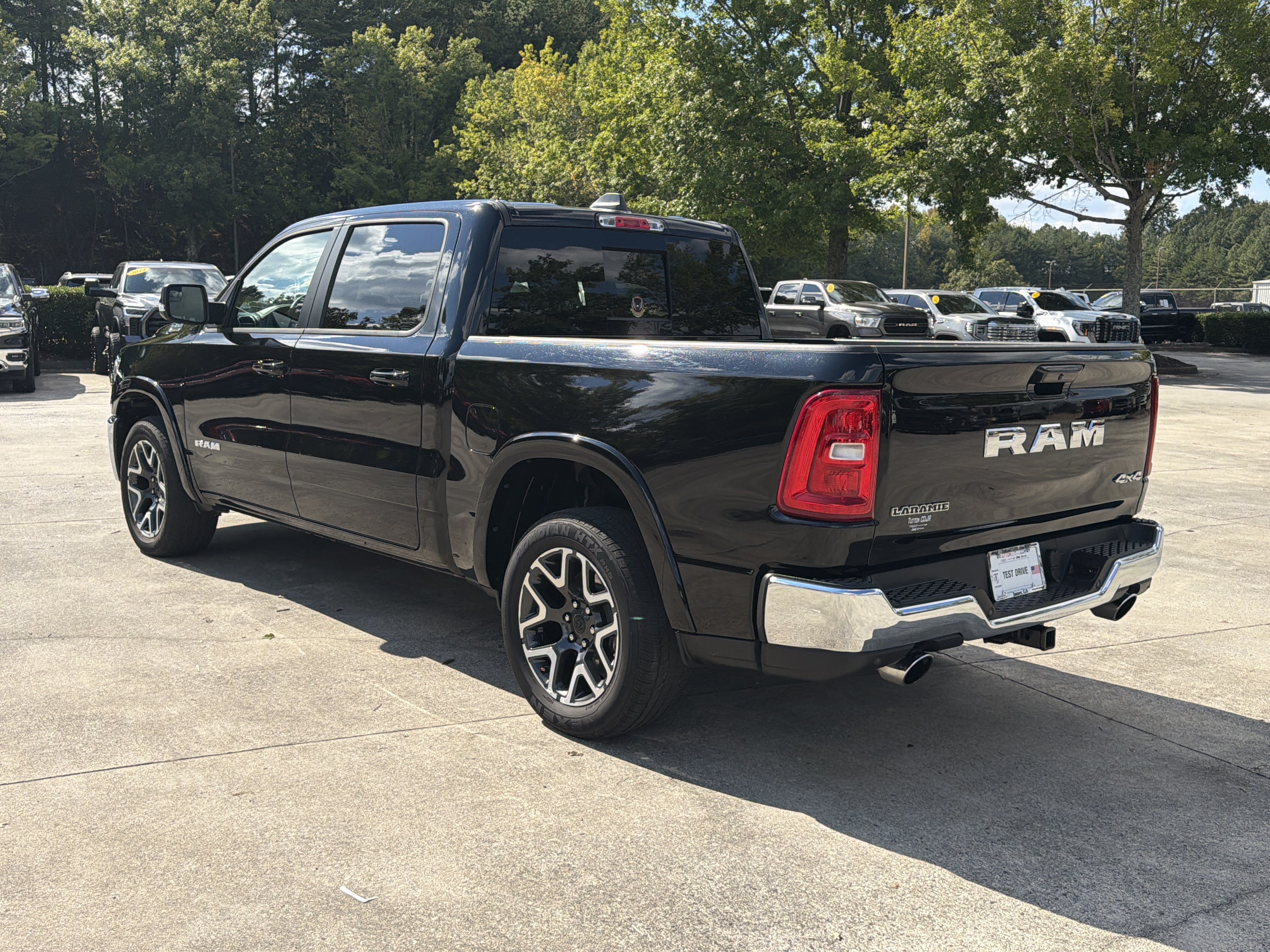 Used 2026 RAM 1500 Laramie AWD/4WD image 5