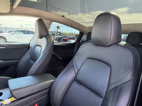 Used 2023 Tesla Model Y Long Range image 19