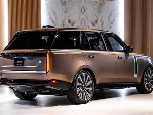 Used 2023 Land Rover Range Rover SV AWD/4WD image 4