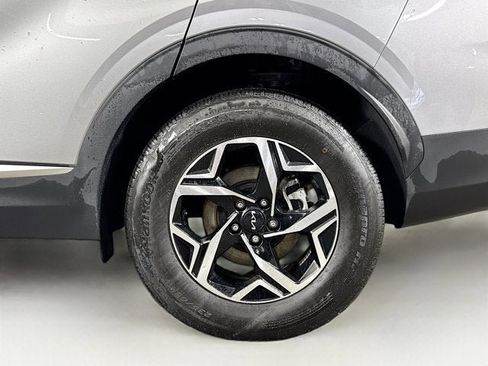 Certified 2025 Kia Sportage LX image 28