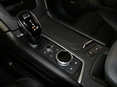 Used 2023 Cadillac XT6 Luxury image 23