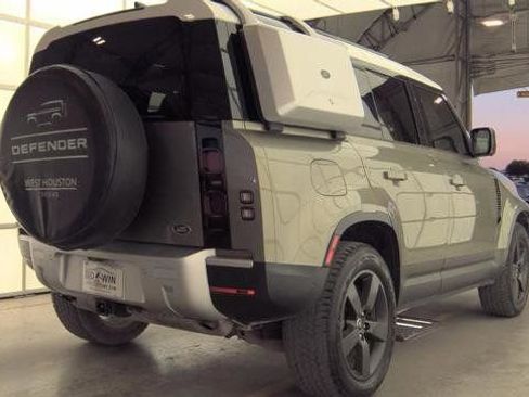 Used 2020 Land Rover Defender 110 SE image 2