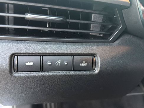 Used 2024 Nissan Altima 2.5 SR w/ SR Premium Package FWD image 12