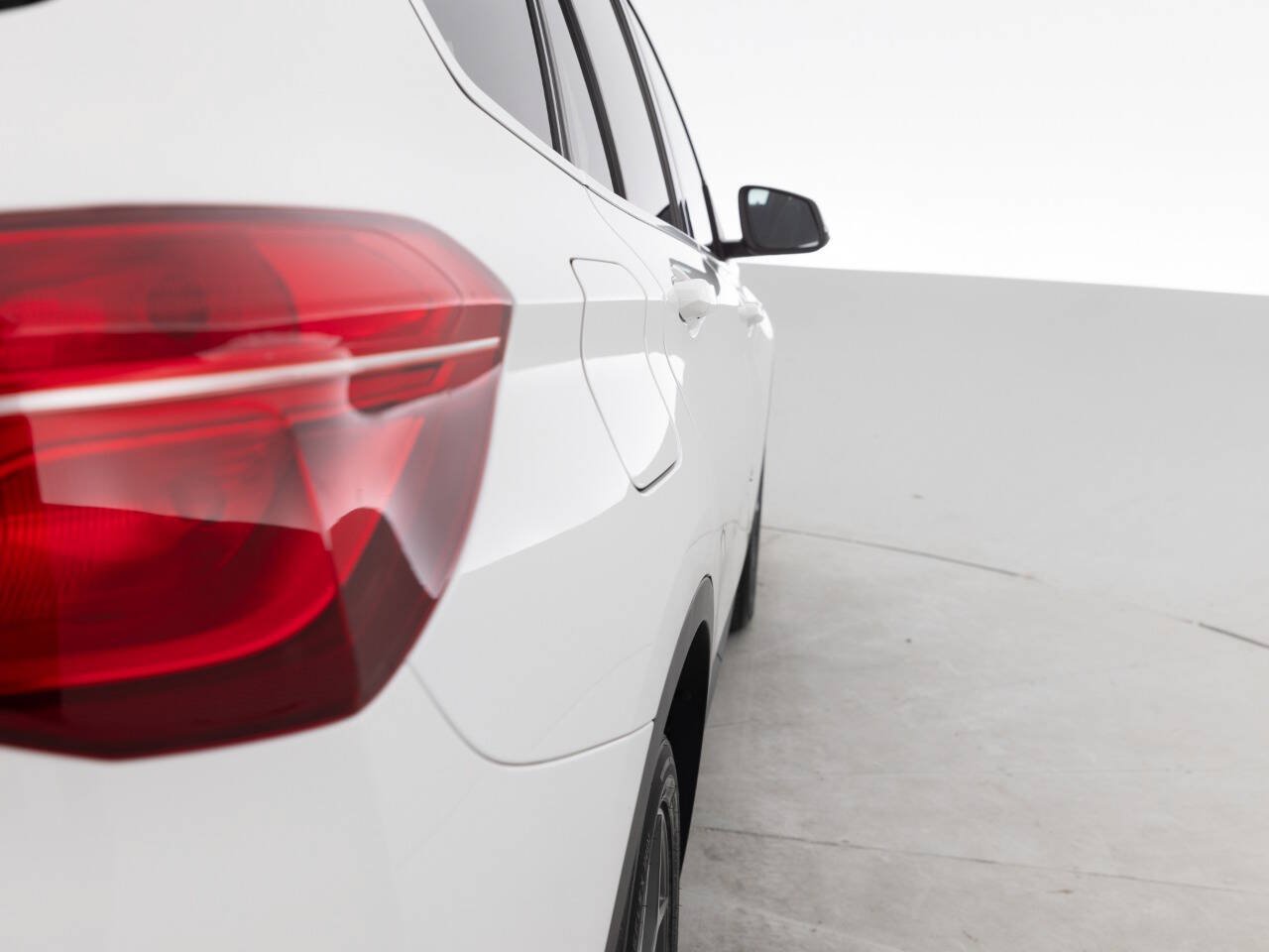 Used 2017 BMW X1 sDrive28i FWD image 14