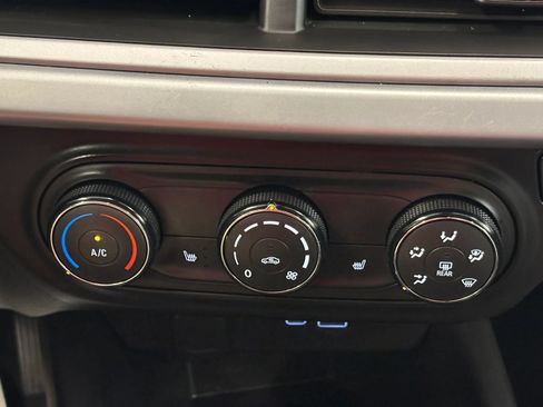 Used 2024 Chevrolet Trax LS w/ LS Convenience Package FWD image 43