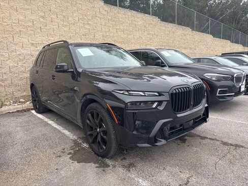 Certified 2025 BMW X7 xDrive40i w/ M Sport Package AWD/4WD image 2