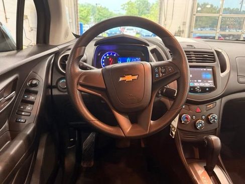 Used 2016 Chevrolet Trax LS AWD/4WD image 19