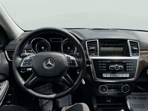 Used 2014 Mercedes-Benz GL 450 4MATIC image 27