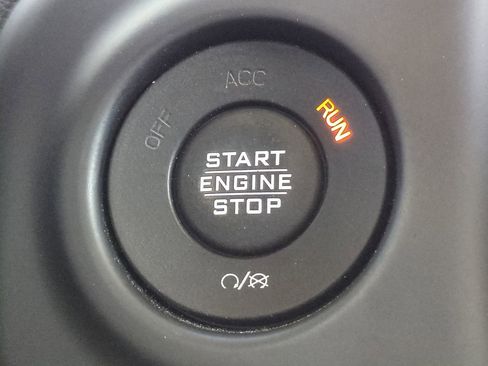 Used 2018 Jeep Wrangler Sport S image 26