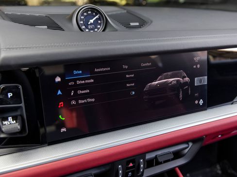 New 2026 Porsche Cayenne Coupe AWD/4WD image 46
