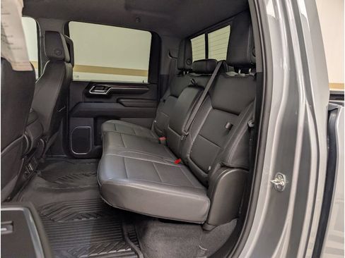 Used 2025 Chevrolet Silverado 3500 LT w/ Leather Package AWD/4WD image 18