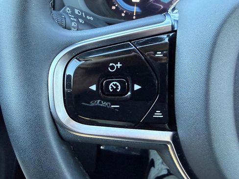 Certified 2023 Volvo XC60 B5 Plus w/ Climate Package image 18