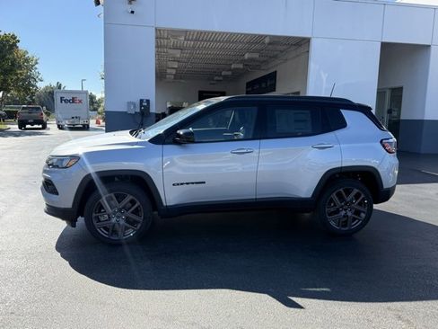 New 2026 Jeep Compass Limited image 5