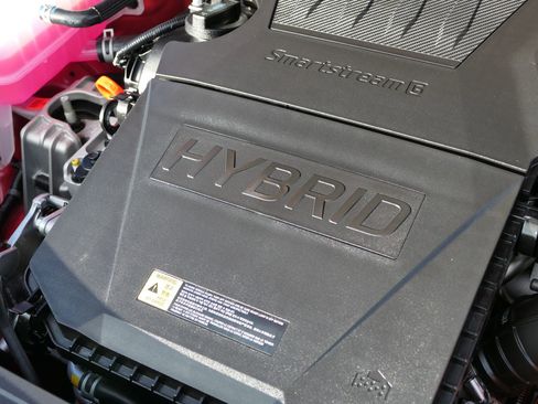 Used 2025 Kia Niro EX Touring image 28