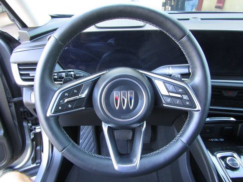 Used 2025 Buick Envision Preferred AWD/4WD image 7
