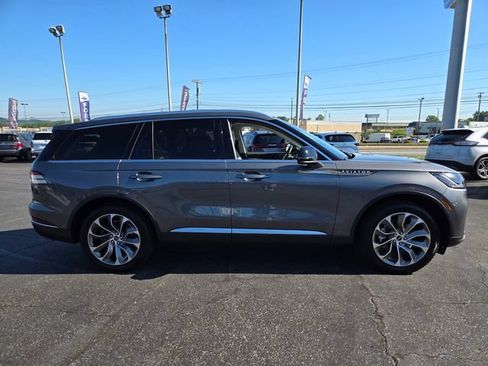 Used 2025 Lincoln Aviator Reserve w/ Illumination Package AWD/4WD image 9