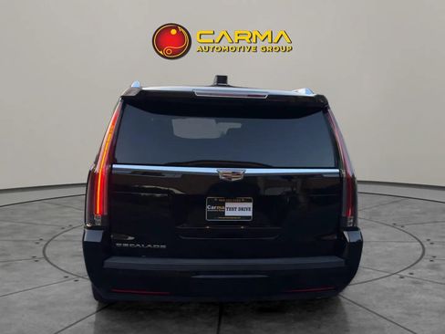 Used 2018 Cadillac Escalade ESV Premium Luxury image 6