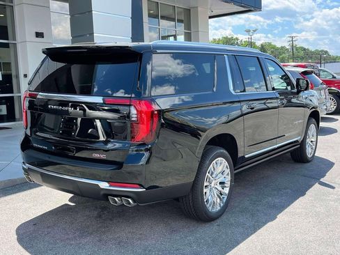 New 2026 GMC Yukon XL Denali AWD/4WD image 3