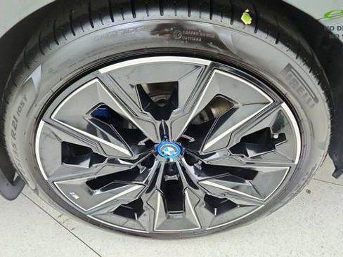 Used 2023 BMW i7 xDrive60 AWD/4WD image 60