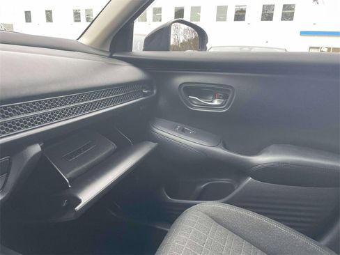 Certified 2023 Honda HR-V LX image 30