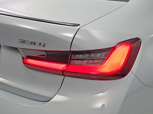 New 2026 BMW 330i xDrive 330i xDrive w/ M Sport Package image 33