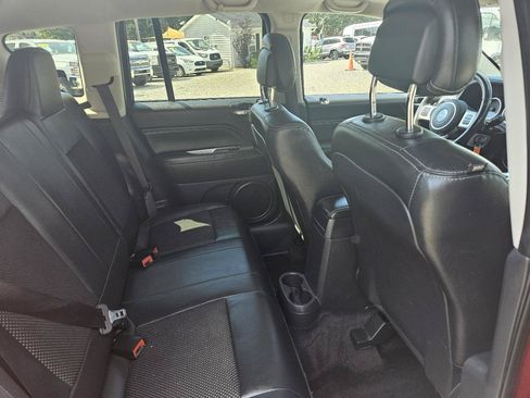 Used 2017 Jeep Compass Latitude AWD/4WD image 24