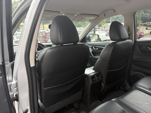 Used 2018 Nissan Rogue SL FWD image 14