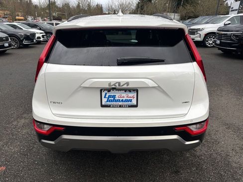 Certified 2023 Kia Niro SX image 6