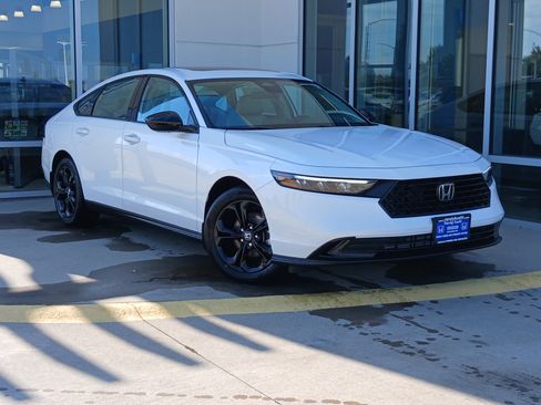 New 2025 Honda Accord SE image 2