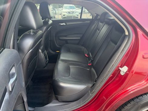 Used 2016 Chrysler 300 Limited RWD image 24
