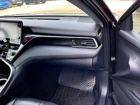 Used 2023 Toyota Camry XLE image 17