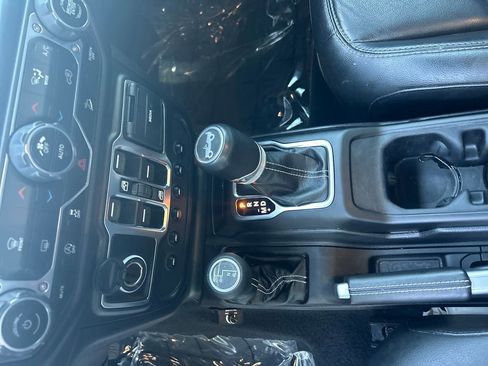 Used 2020 Jeep Wrangler Unlimited Sahara w/ LED Lighting Group AWD/4WD image 27