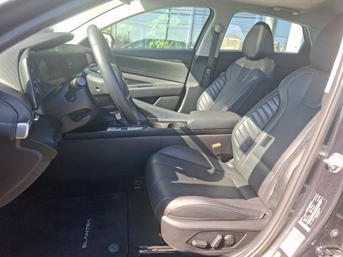 Certified 2023 Hyundai Elantra Limited image 14
