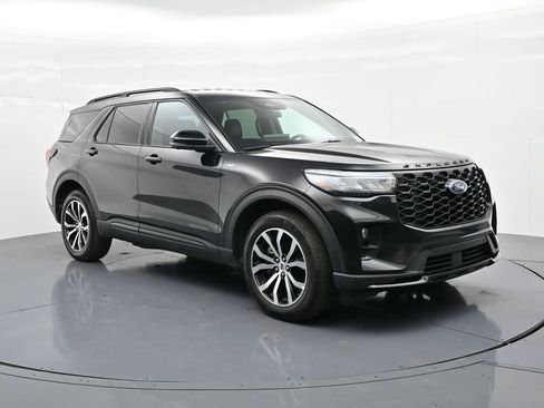 Used 2025 Ford Explorer ST-Line AWD/4WD image 4