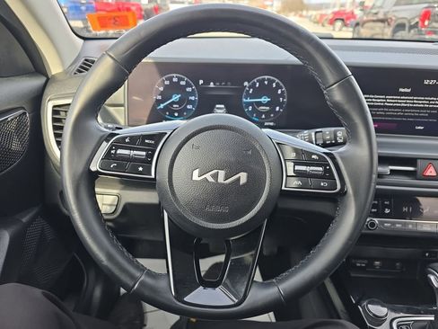 Used 2024 Kia Seltos EX image 14