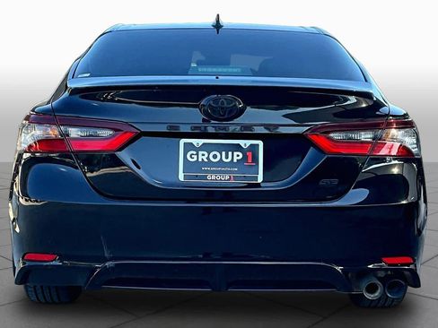 Used 2023 Toyota Camry SE FWD image 5
