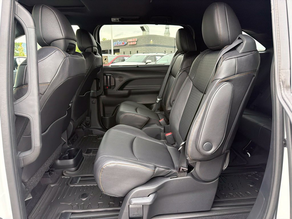 New 2026 Toyota Sienna XLE Woodland Edition AWD/4WD image 19