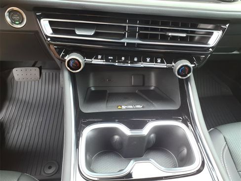 New 2026 Chevrolet Traverse LT w/ Midnight/Sport Edition image 23