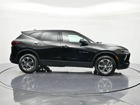 Certified 2025 Chevrolet Blazer LT FWD image 4