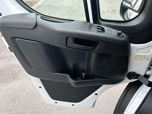Used 2024 RAM ProMaster 2500 w/ Convenience Group FWD image 23