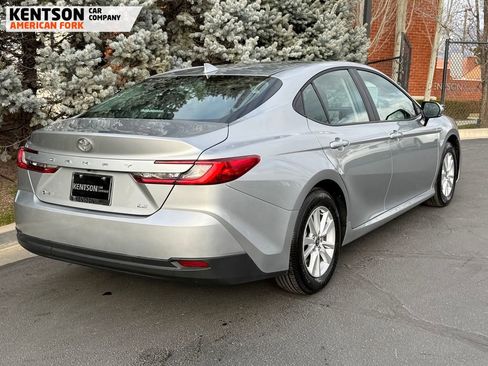 Used 2026 Toyota Camry LE image 6