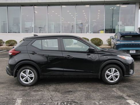 Certified 2025 Nissan Kicks Play S FWD image 4
