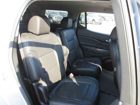 Used 2022 GMC Acadia SLT w/ Elevation Edition FWD image 25