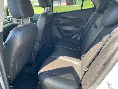 Used 2021 Buick Encore Preferred w/ Safety Package II AWD/4WD image 18
