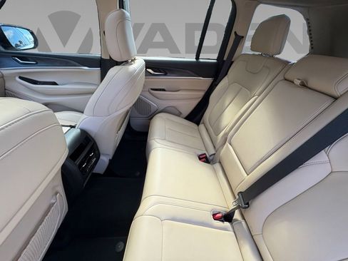 Used 2022 Jeep Grand Cherokee Limited image 2