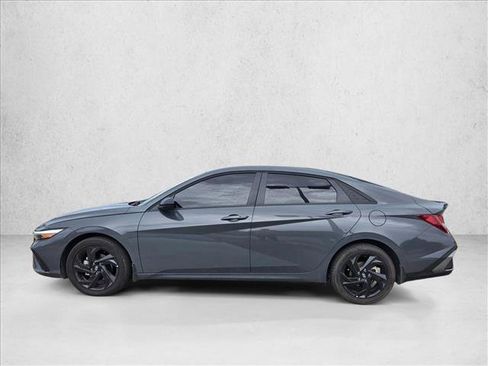 Used 2026 Hyundai Elantra Sport image 8