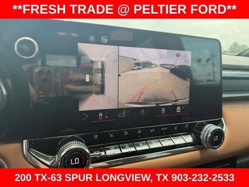 Used 2024 GMC Canyon AT4 w/ AT4 Premium Package AWD/4WD image 3